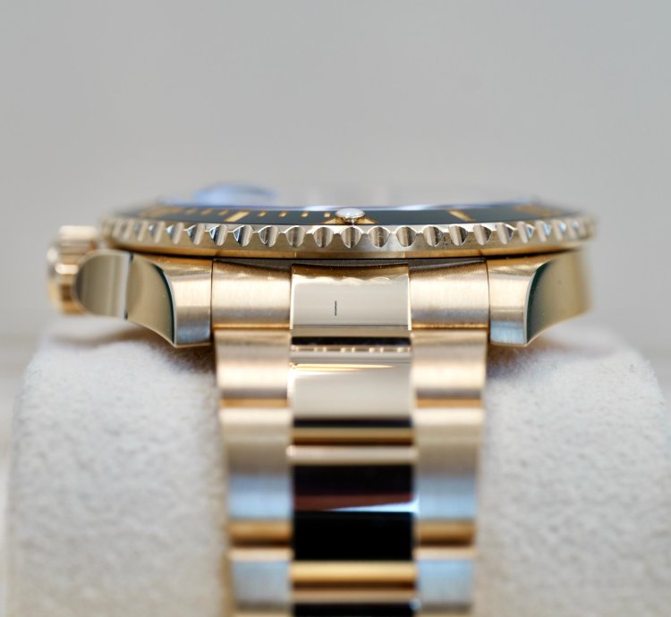 Rolex Submariner Date Full Yellow Gold