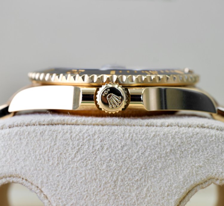 Rolex Submariner Date Full Yellow Gold