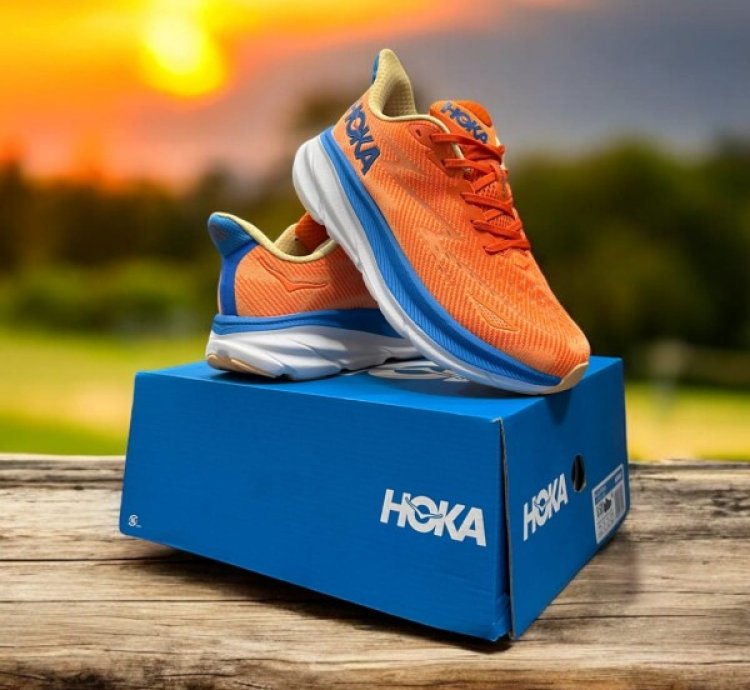 Hoka One Clifton 9 Navy Red Sneakers