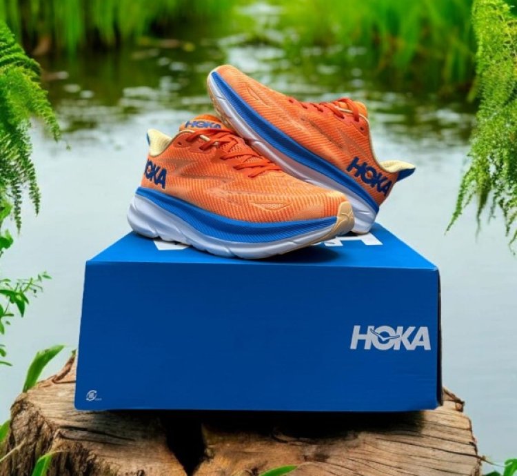 Hoka One Clifton 9 Navy Red Sneakers