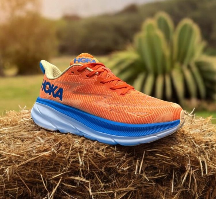 Hoka One Clifton 9 Navy Red Sneakers