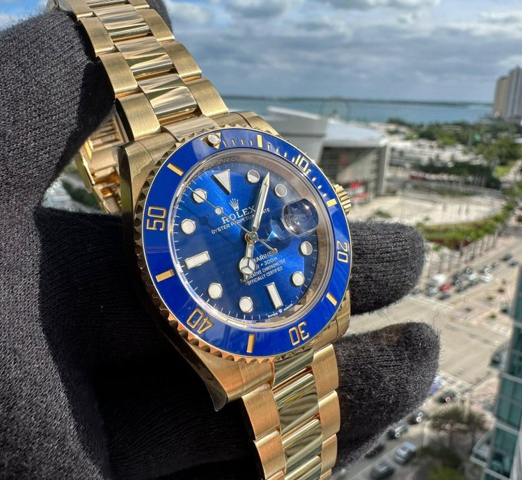 Rolex Submariner Date Gold Bluesy 126618lb Full Set