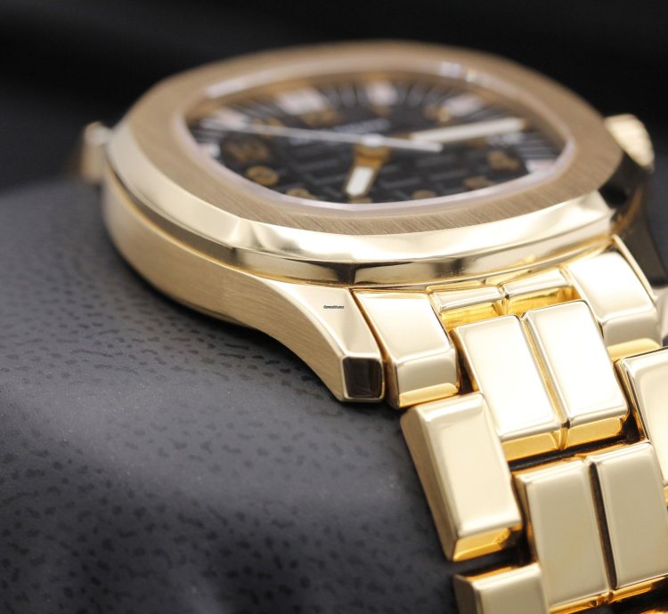 Patek Philippe Aquanaut 5066 1j