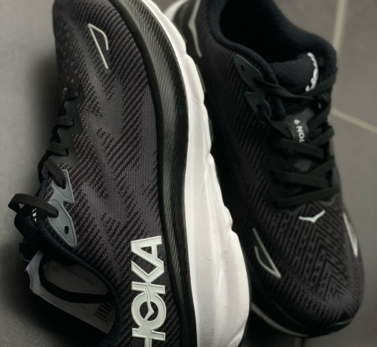Hoka One One Clifton 9 Black Sneakers