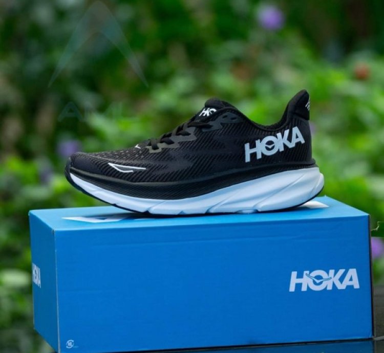 Hoka One One Clifton 9 Black Sneakers