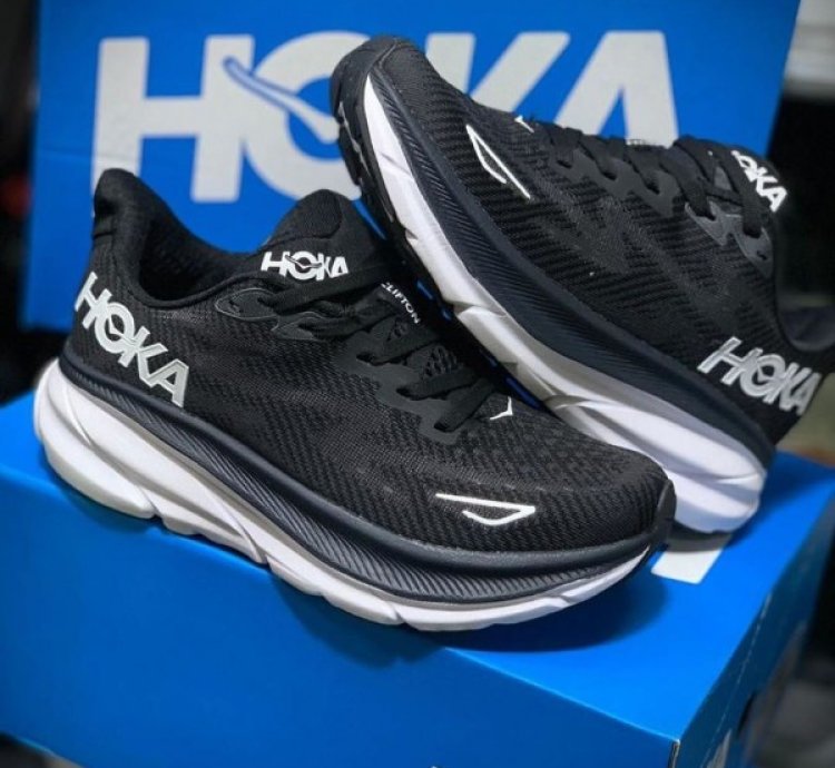Hoka One One Clifton 9 Black Sneakers