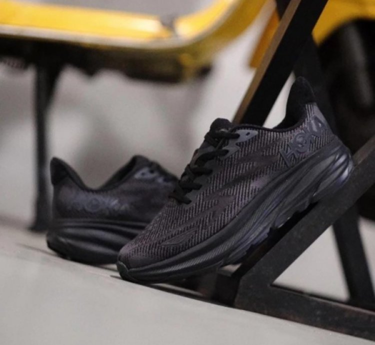 Hoka One One Clifton 9 Sneakers
