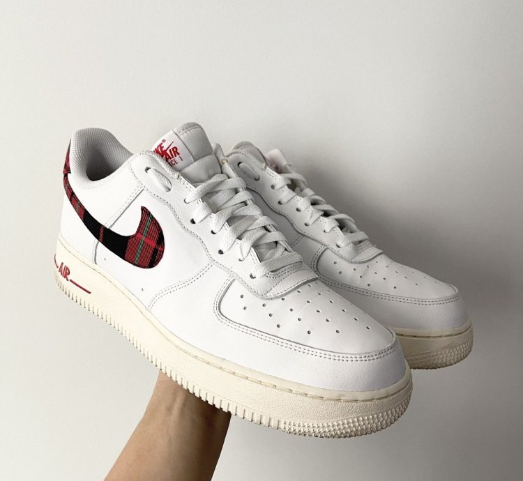 Steal Nike Air Force 1 07 Lv8 Christmas- Size 12
