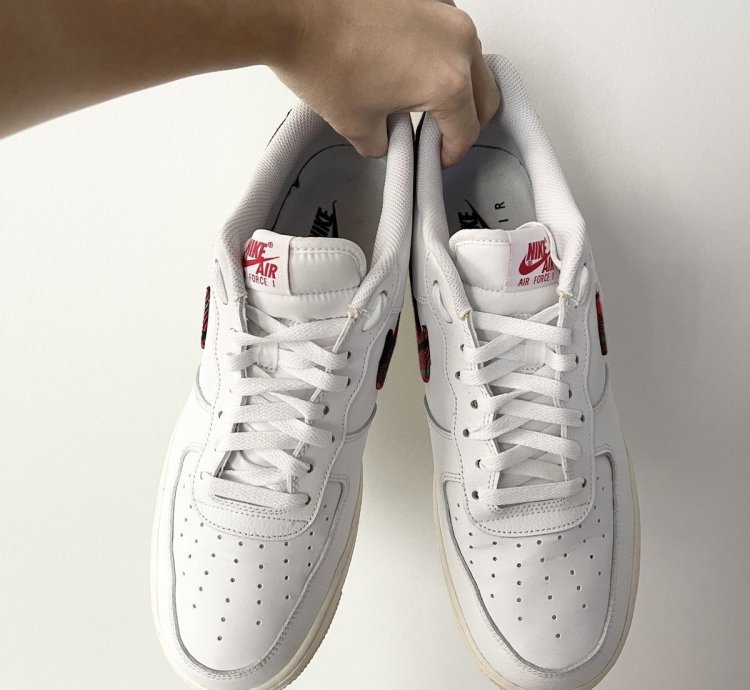 Steal Nike Air Force 1 07 Lv8 Christmas- Size 12