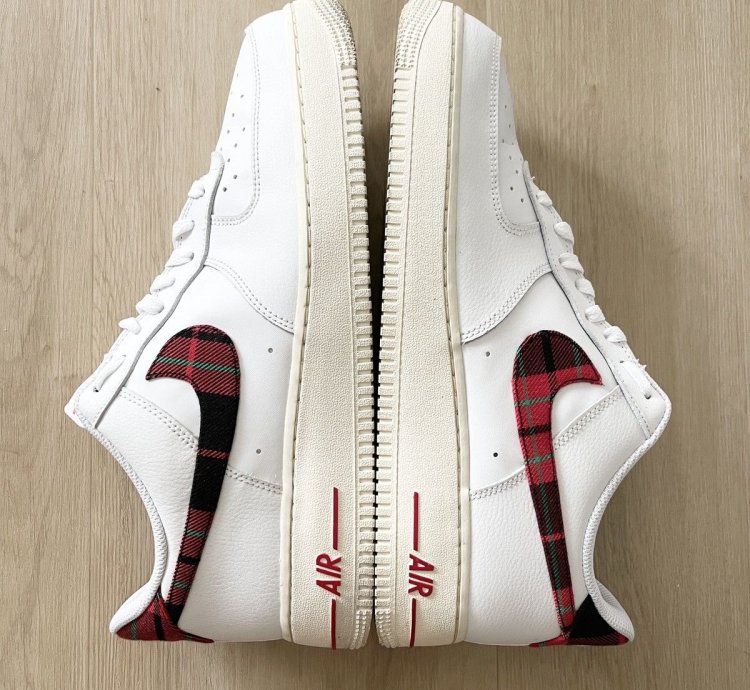 Steal Nike Air Force 1 07 Lv8 Christmas- Size 12