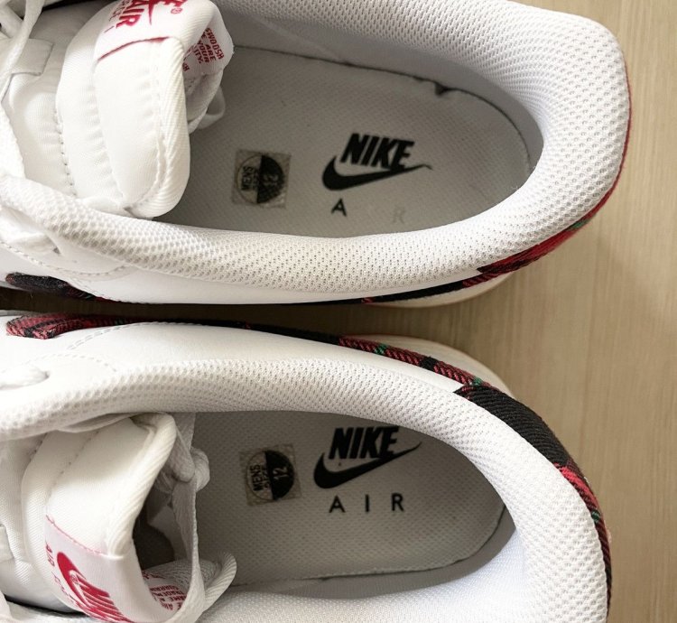 Steal Nike Air Force 1 07 Lv8 Christmas- Size 12