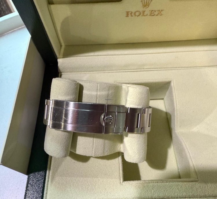 Rolex Submariner Date Hulk 116610lv