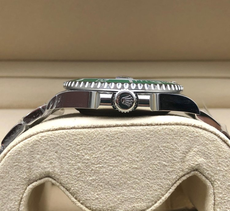 Rolex Submariner Date Hulk Green Dial