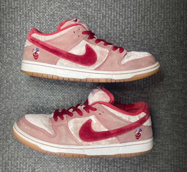 Strangelove Dunk Low Sb Valentines Day