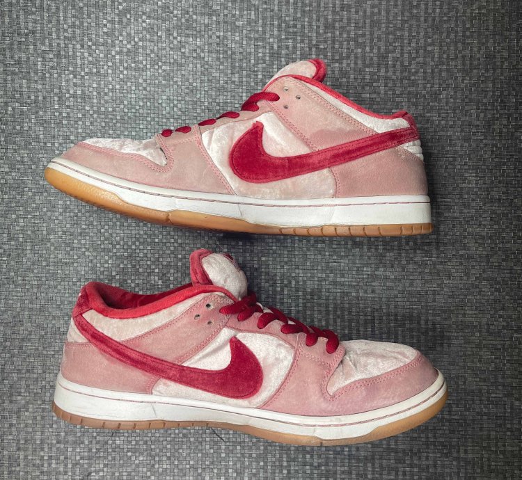 Strangelove Dunk Low Sb Valentines Day