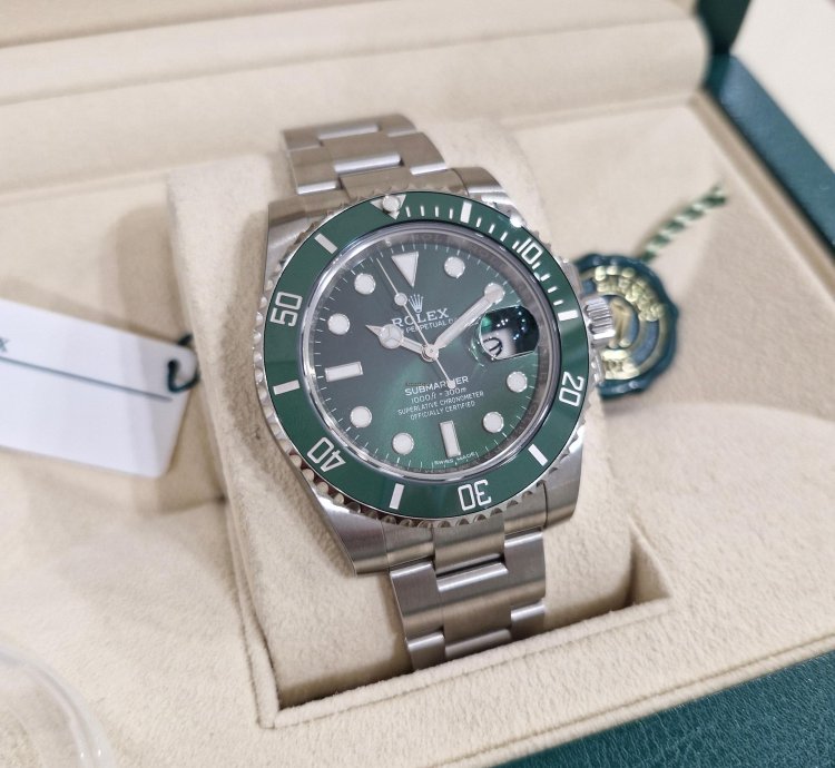 Rolex Submariner Date Hulk Unworn Full Stickers Barcode 2019 Full Set Eu Watch