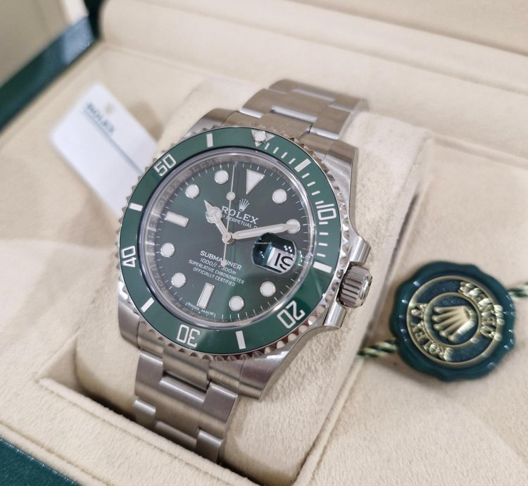 Rolex Submariner Date Hulk Unworn Full Stickers Barcode 2019 Full Set Eu Watch
