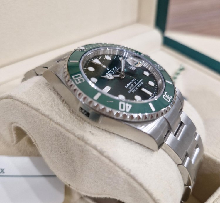 Rolex Submariner Date Hulk Unworn Full Stickers Barcode 2019 Full Set Eu Watch