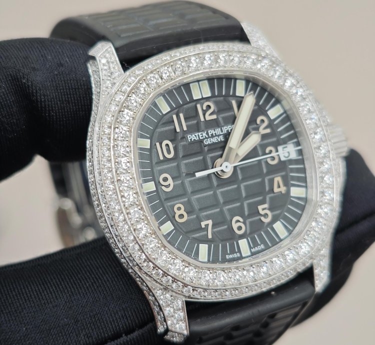 Patek Philippe Aquanaut 5069g-001