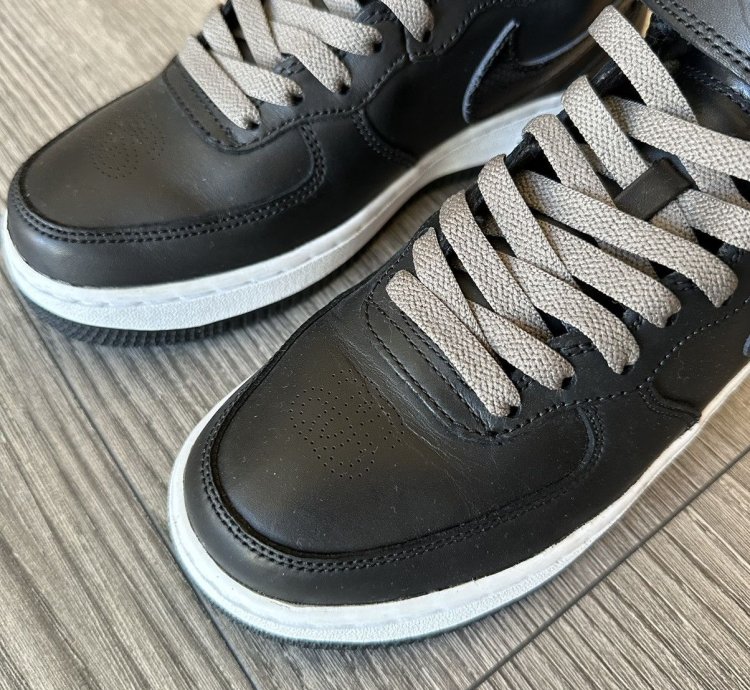 Study Nike Air Force 1 Mid