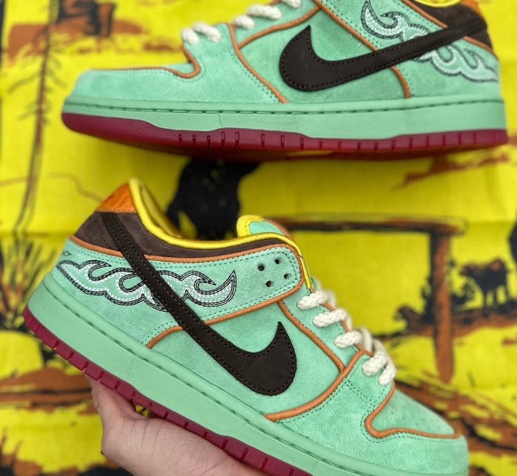 Nike Sb Dunk Low Rodeo Tourmaline