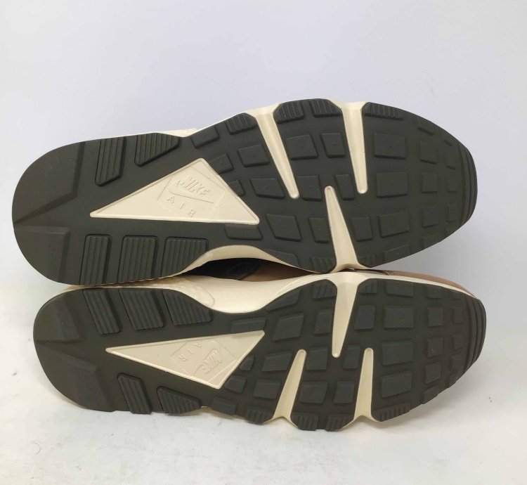 Stussy Air Huarache Le Desert Oak 2021