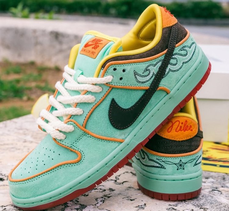 Nike Sb Dunk Low Rodeo Tourmaline