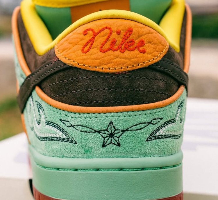Nike Sb Dunk Low Rodeo Tourmaline