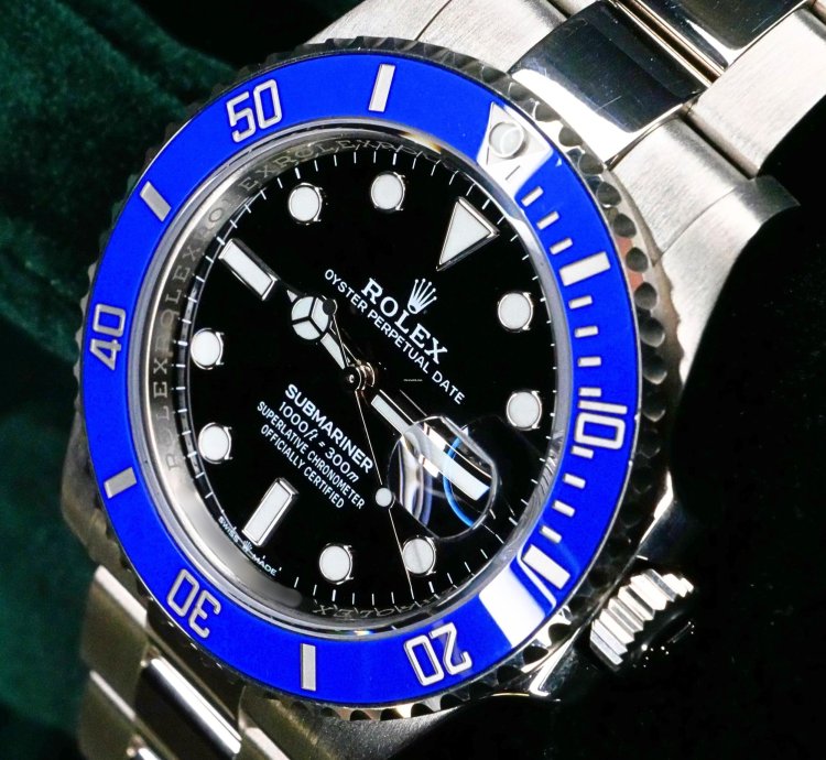Rolex Submariner Date Mint Complete Set Submariner Date Cookie Monster Black Dial White Gold Steel 126619lb