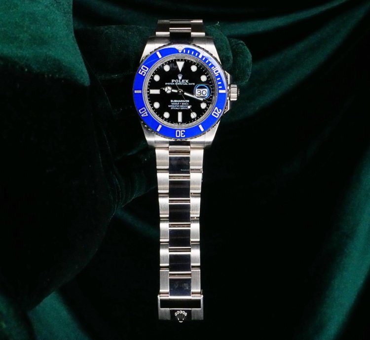 Rolex Submariner Date Mint Complete Set Submariner Date Cookie Monster Black Dial White Gold Steel 126619lb