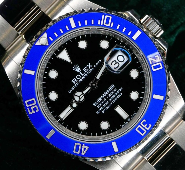 Rolex Submariner Date Mint Complete Set Submariner Date Cookie Monster Black Dial White Gold Steel 126619lb