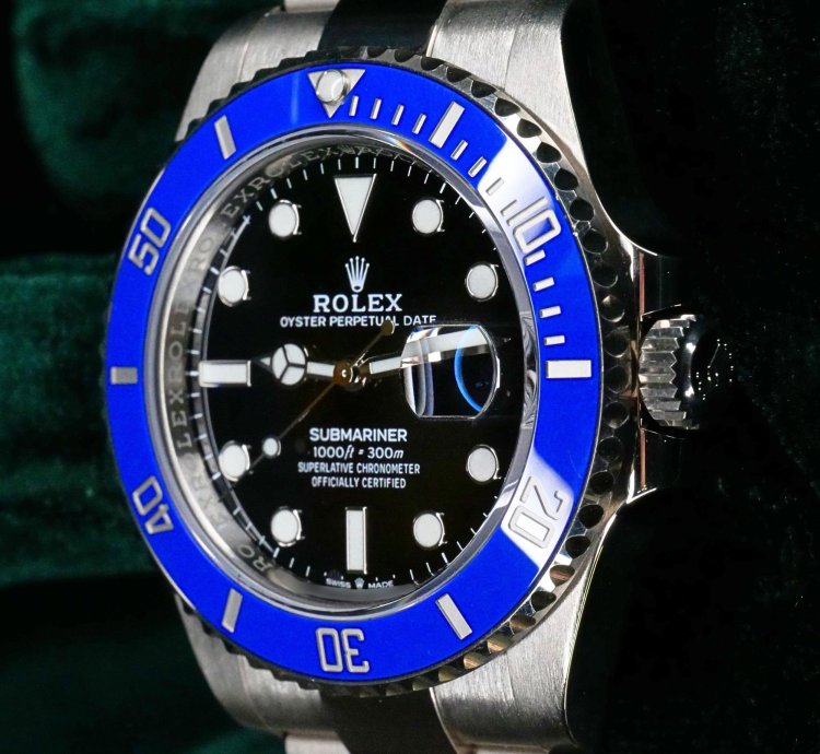 Rolex Submariner Date Mint Complete Set Submariner Date Cookie Monster Black Dial White Gold Steel 126619lb