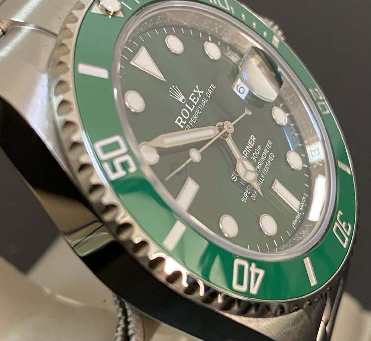 Rolex Submariner Date New 2020 Full Set Submariner Date Hulk Discontinued Model New Style Card