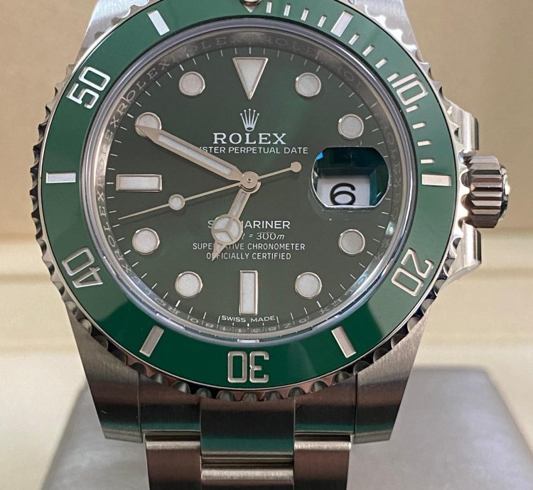 Rolex Submariner Date New 2020 Full Set Submariner Date Hulk Discontinued Model New Style Card