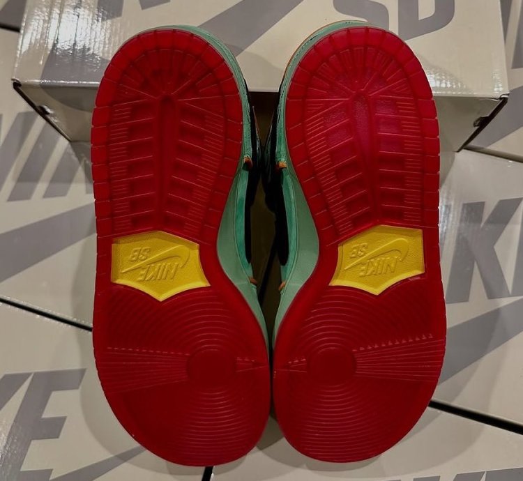 Nike Sb Dunk Low Rodeo Tourmaline