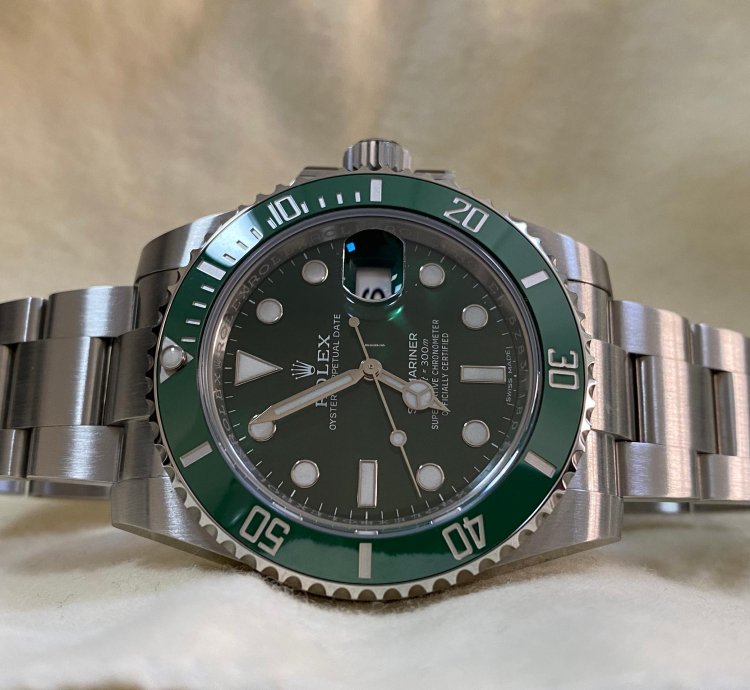 Rolex Submariner Date New 2020 Full Set Submariner Date Hulk Discontinued Model New Style Card