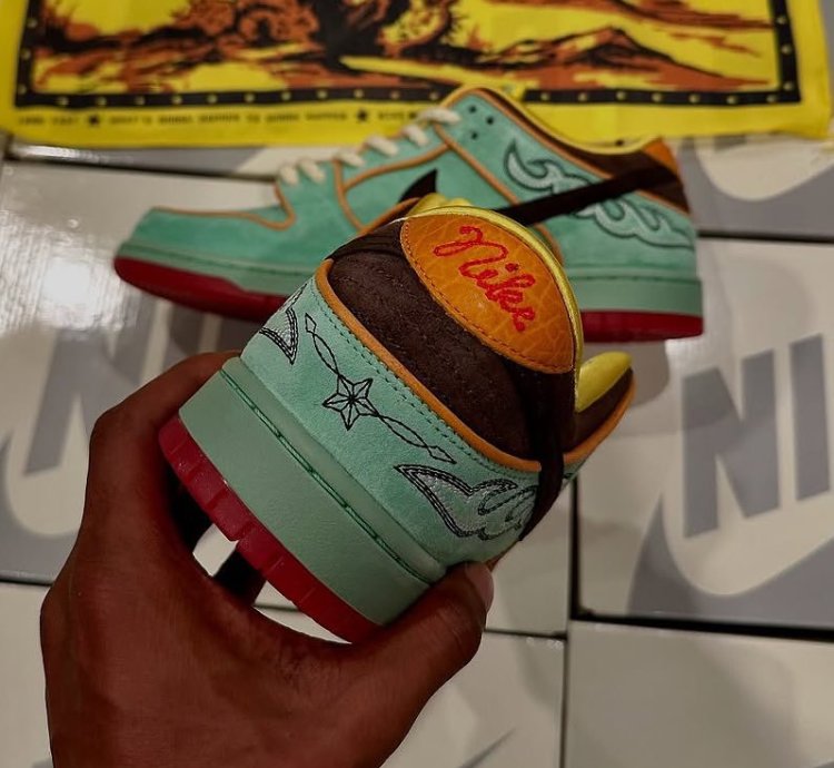 Nike Sb Dunk Low Rodeo Tourmaline