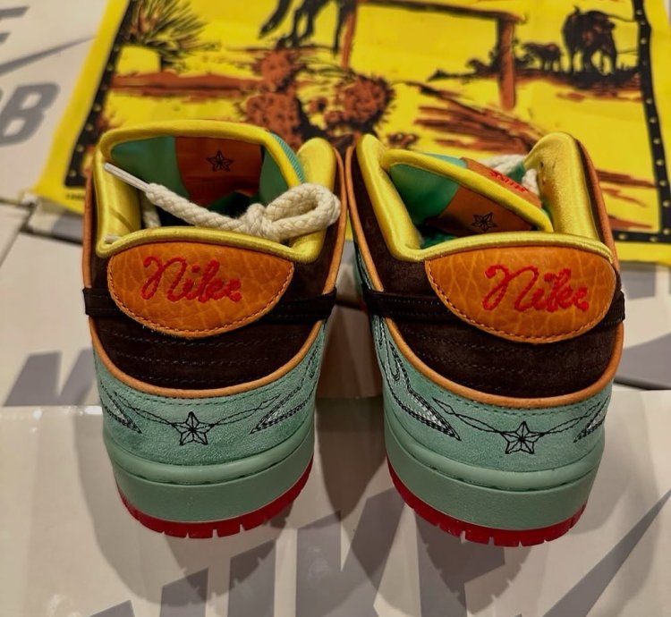 Nike Sb Dunk Low Rodeo Tourmaline