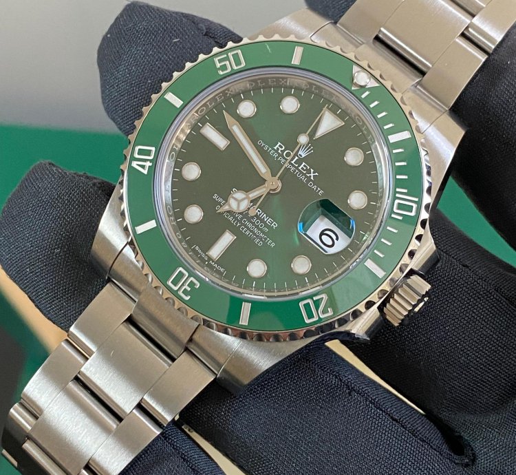 Rolex Submariner Date New 2020 Full Set Submariner Date Hulk Discontinued Model New Style Card