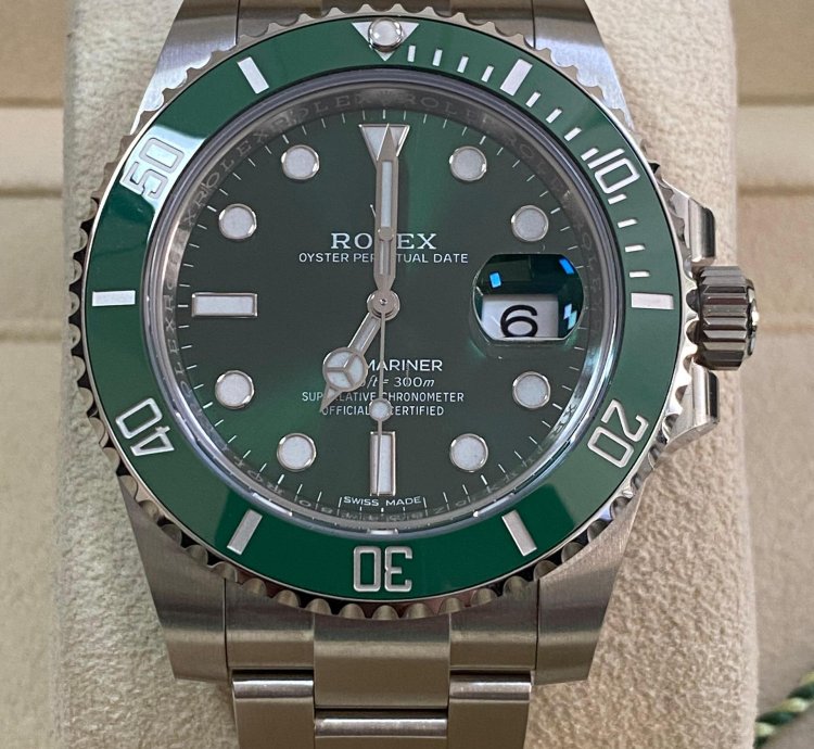 Rolex Submariner Date New 2020 Full Set Submariner Date Hulk Discontinued Model New Style Card