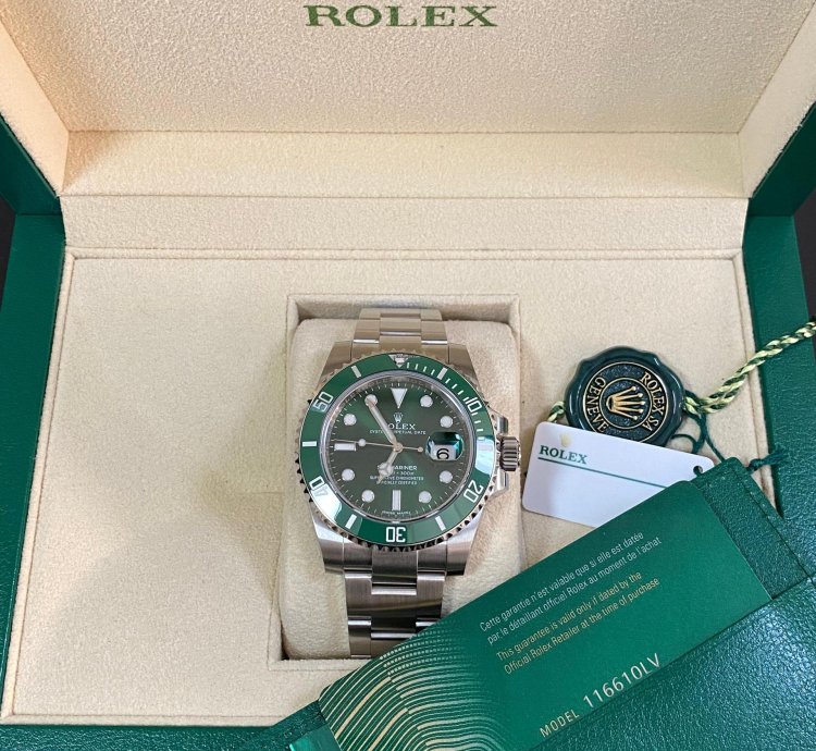 Rolex Submariner Date New 2020 Full Set Submariner Date Hulk Discontinued Model New Style Card