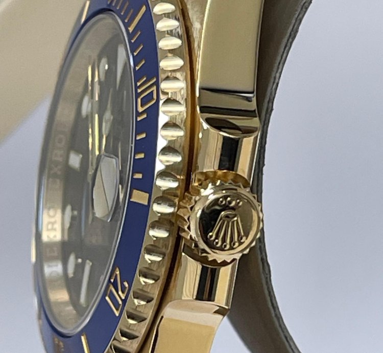 Rolex Submariner Date New 2020 Submariner Date Yellow Gold Blue Dial Blue Bezel 116618lb