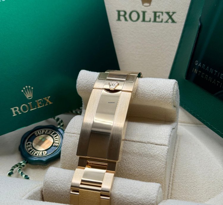 Rolex Submariner Date New 2022 Yellow Gold Sunburst Blue Dial Ceramic Bezel