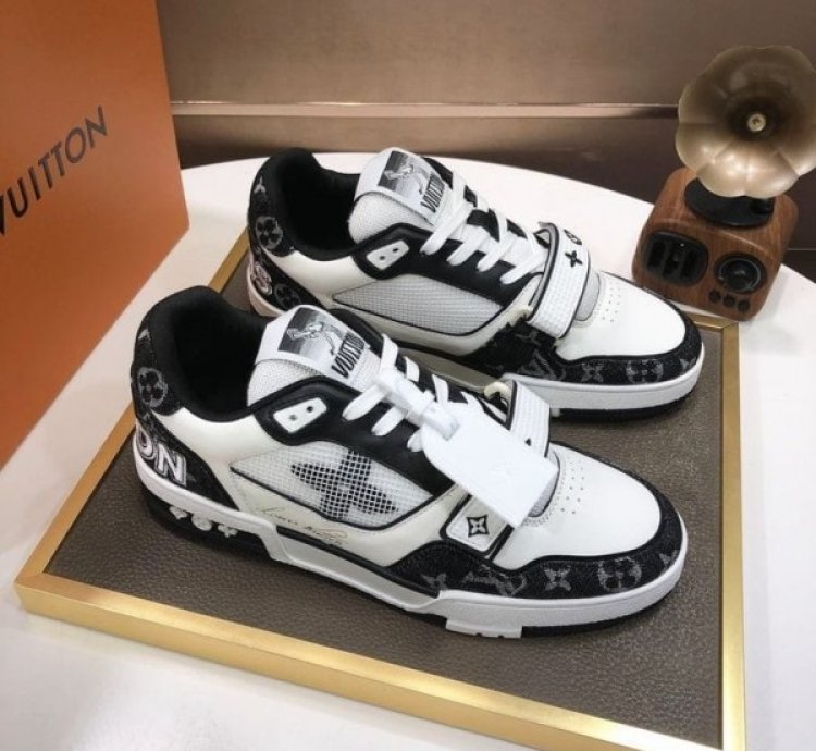 Louisvuitton Trainer Stripe Black White Sneakers