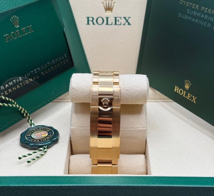 Rolex Submariner Date New 2025 Yellow Gold Sunburst Blue Dial Ceramic Bezel