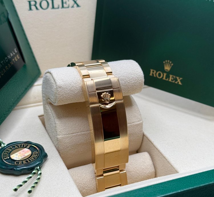 Rolex Submariner Date New 2025 Yellow Gold Sunburst Blue Dial Ceramic Bezel
