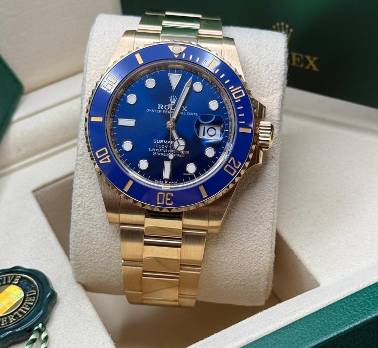 Rolex Submariner Date New 2025 Yellow Gold Sunburst Blue Dial Ceramic Bezel