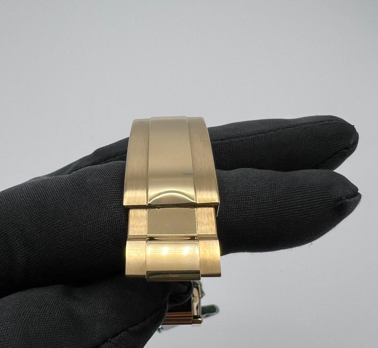 Rolex Submariner Date New Complete Set