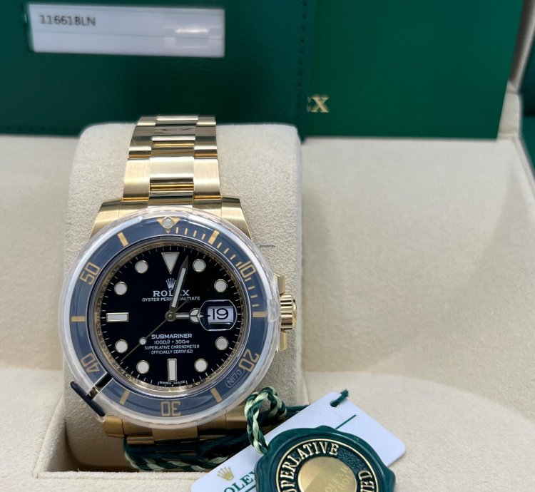 Rolex Submariner Date New Complete Set