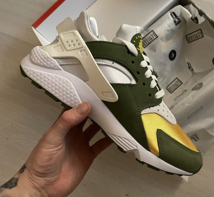 Stussy Nike Air Huarache Le